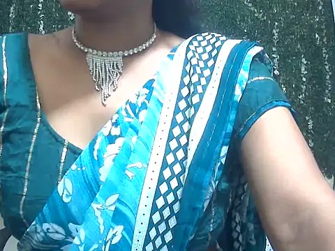 shallykaur online show from June 29, 10:15 am