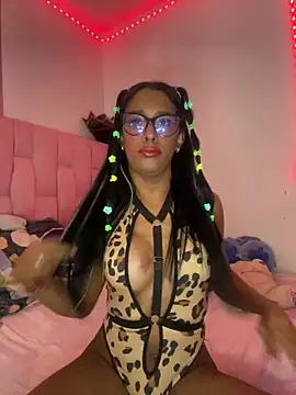 nahomyxxxts online show from May 24, 9:47 pm