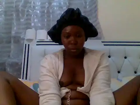 Kenyan Bigass001 online show from July 7, 6:32 pm