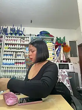 ISABELLA  LUNA online show from June 23, 1:42 pm