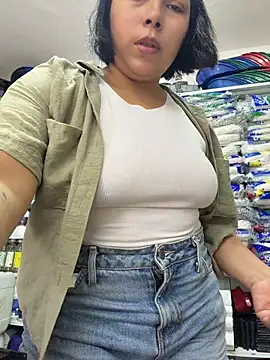 ISABELLA  LUNA online show from July 16, 1:59 pm