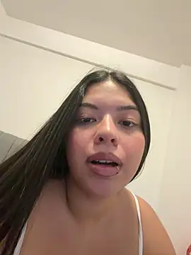 missxxmia online show from May 20, 8:39 pm