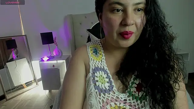 JadeBellee online show from June 12, 6:27 pm