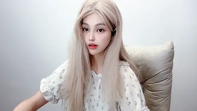 jiangjiang2005 online show from July 8, 5:59 pm