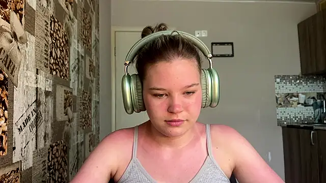 HellyRay online show from June 16, 1:23 pm