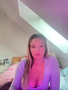 Evelina Nelson online show from June 14, 7:25 pm