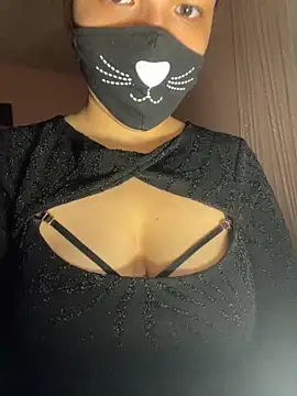 JulliaReiv online show from May 22, 7:23 pm