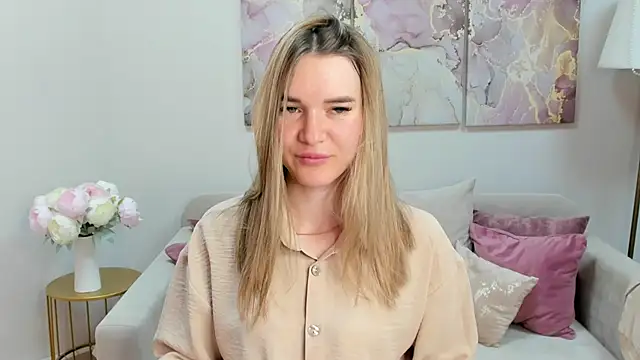 RoxyReignn online show from June 26, 9:49 pm
