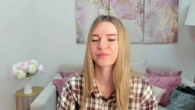 RoxyReignn online show from June 25, 9:38 pm