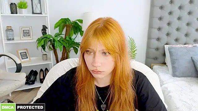 Fleur Fox online show from July 16, 9:25 am