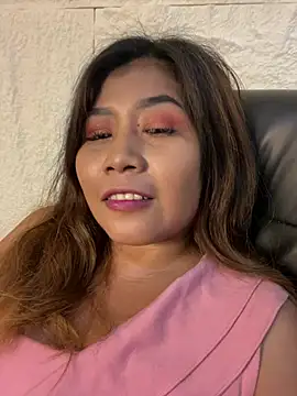 LyraMilano online show from July 1, 12:59 pm