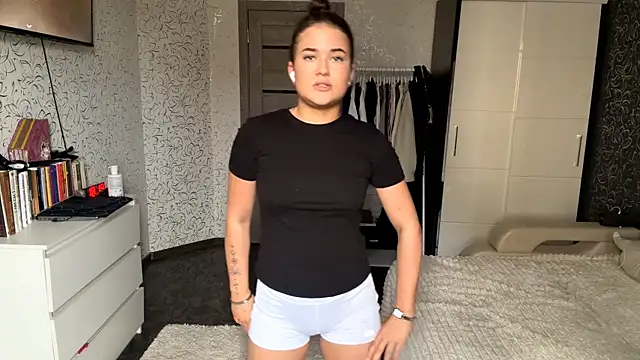 cuteshowy online show from May 30, 10:24 am