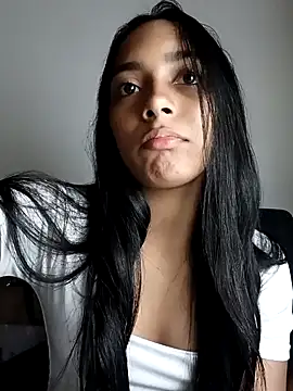 xcleila online show from July 8, 2:25 am