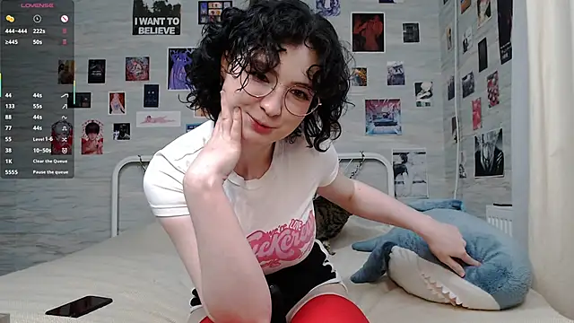 JackieApplePie online show from June 18, 6:26 am