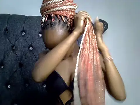 cocolaurah online show from June 17, 3:13 pm