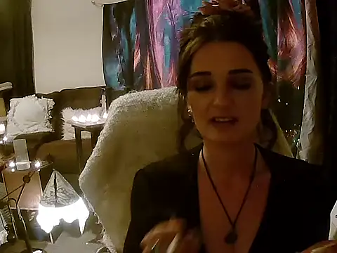 bloomvioletmoon online show from May 29, 3:32 pm