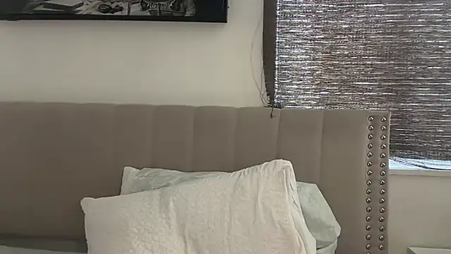 allyanalangell online show from June 20, 8:23 pm
