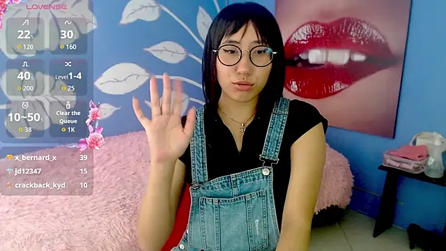 eli doll online show from May 30, 6:05 pm