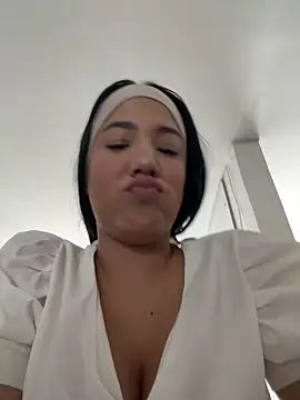 RyleyWest online show from June 5, 8:48 pm