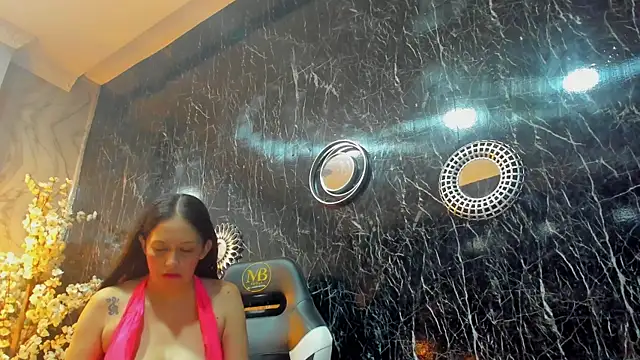missnicollee online show from June 16, 7:48 pm
