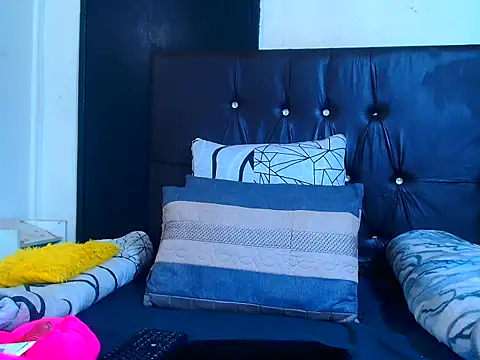sexybitchh22 online show from June 30, 9:03 pm