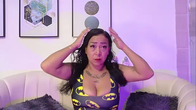 OrianaParra  online show from June 30, 12:43 am