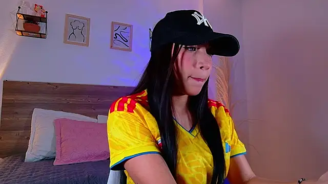 Emmakiss  online show from July 7, 9:06 pm