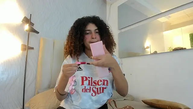 melany guzman online show from June 15, 12:05 pm