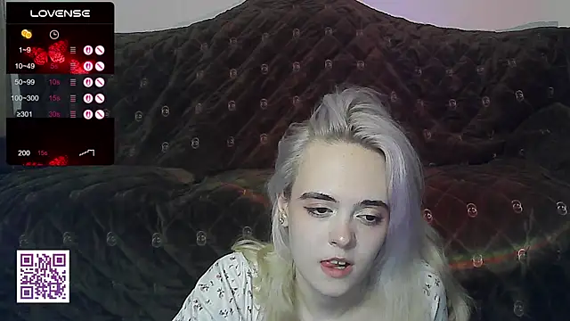 Oxcy Secret online show from June 25, 8:32 pm