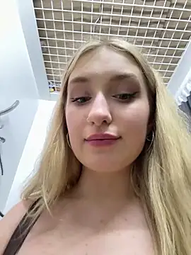 Polly Pop online show from July 12, 3:35 pm