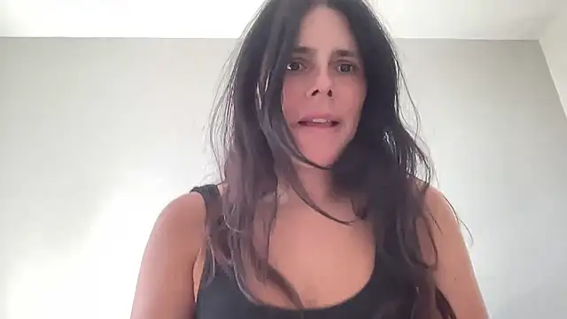 JadeLucy online show from July 6, 9:14 am