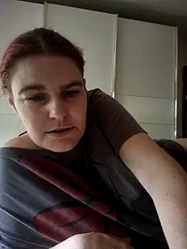 GoldenWifee online show from June 9, 5:51 am