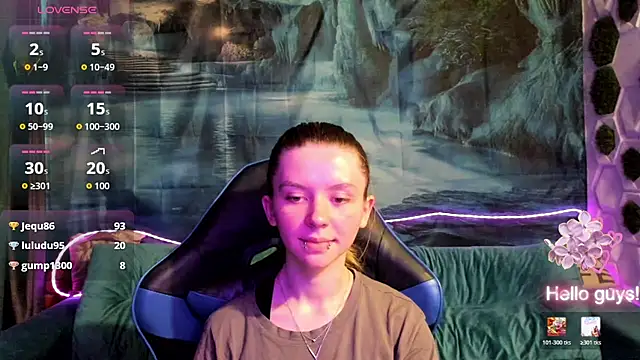 CarolInWonderland online show from July 14, 10:21 am