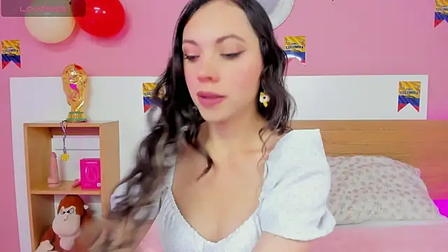 AshleyBenoitt online show from June 25, 1:24 pm