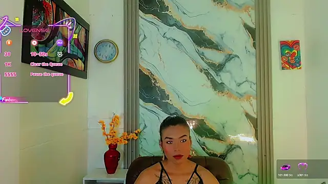 Astrid Cardenas online show from June 16, 3:29 am
