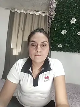 Issabella Moon  online show from June 9, 2:27 pm