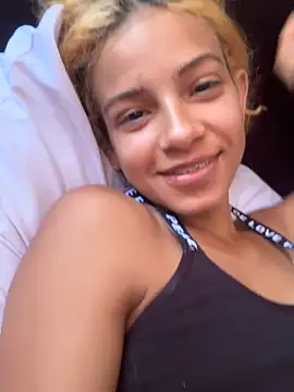Young Latin Couple  online show from June 27, 8:37 pm