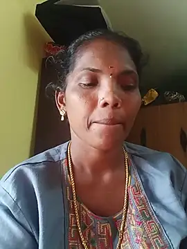 akshaya4311 online show from June 12, 10:45 am