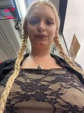 Elfi InPublic online show from July 2, 4:07 am