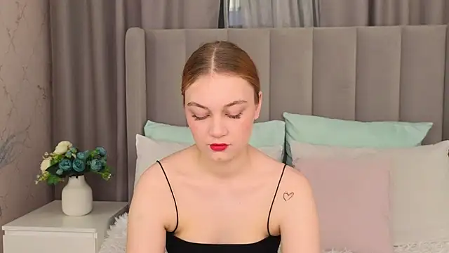 IsabelleRaine online show from June 16, 11:55 am