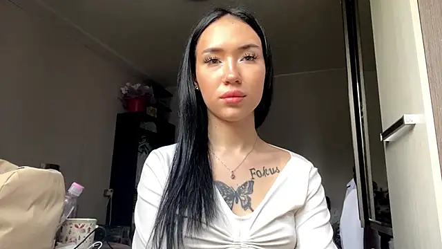 SixtaAmores online show from June 15, 1:22 pm