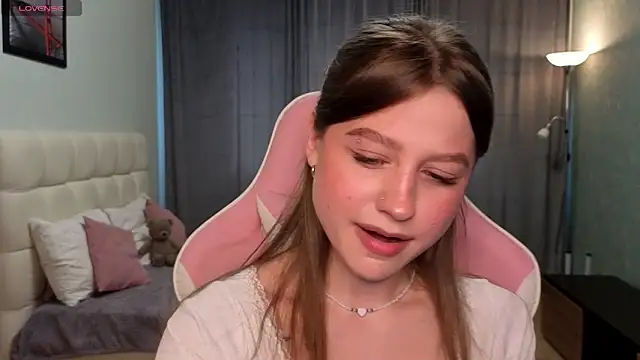 lilymoore69 online show from June 17, 8:59 am