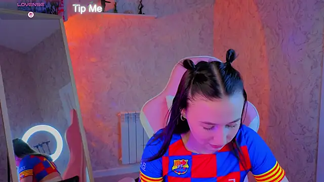  Kiki angelll  online show from June 20, 2:15 am