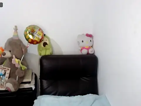  PrettyLau10 online show from July 10, 6:30 pm