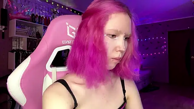 LiaaLuna online show from June 24, 1:32 pm