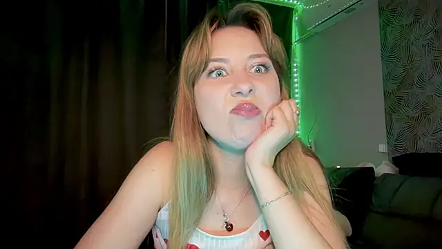Luna Kissss online show from July 16, 7:29 pm