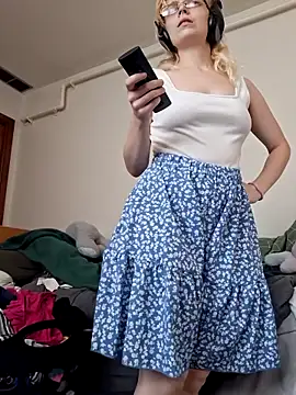 Little Miss Needy online show from June 27, 9:10 pm
