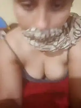 Gayatrthakur00000 online show from June 30, 3:00 pm