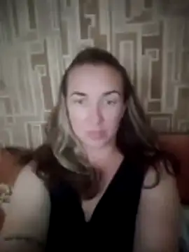 RavennaReyn online show from July 21, 3:24 pm