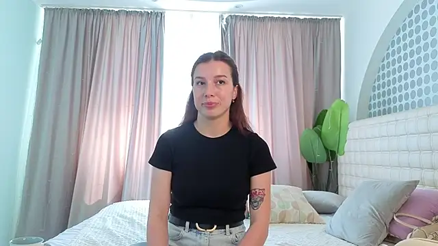 WinonaGallacher online show from July 7, 7:23 am